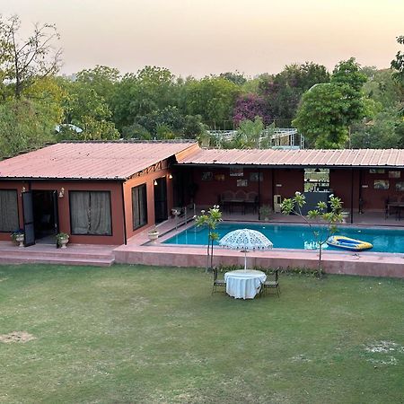 Om Kanta Farms Jaipur Eksteriør bilde