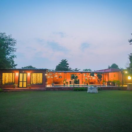 Om Kanta Farms Jaipur Eksteriør bilde