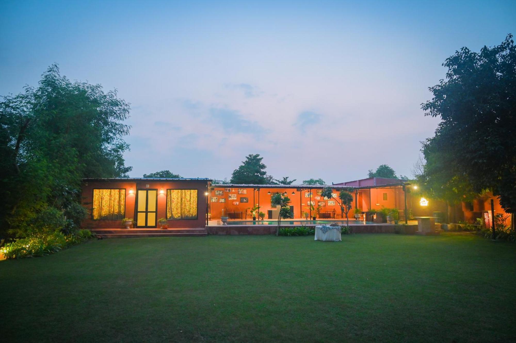 Om Kanta Farms Jaipur Eksteriør bilde