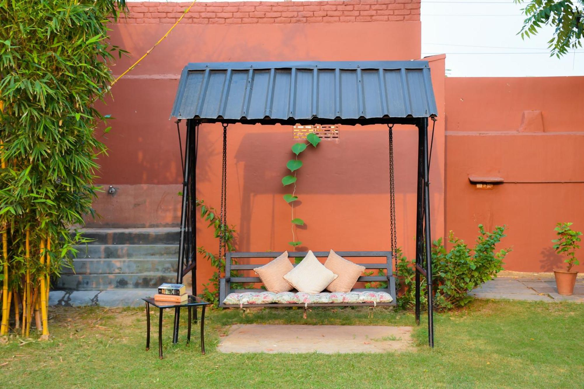 Om Kanta Farms Jaipur Eksteriør bilde