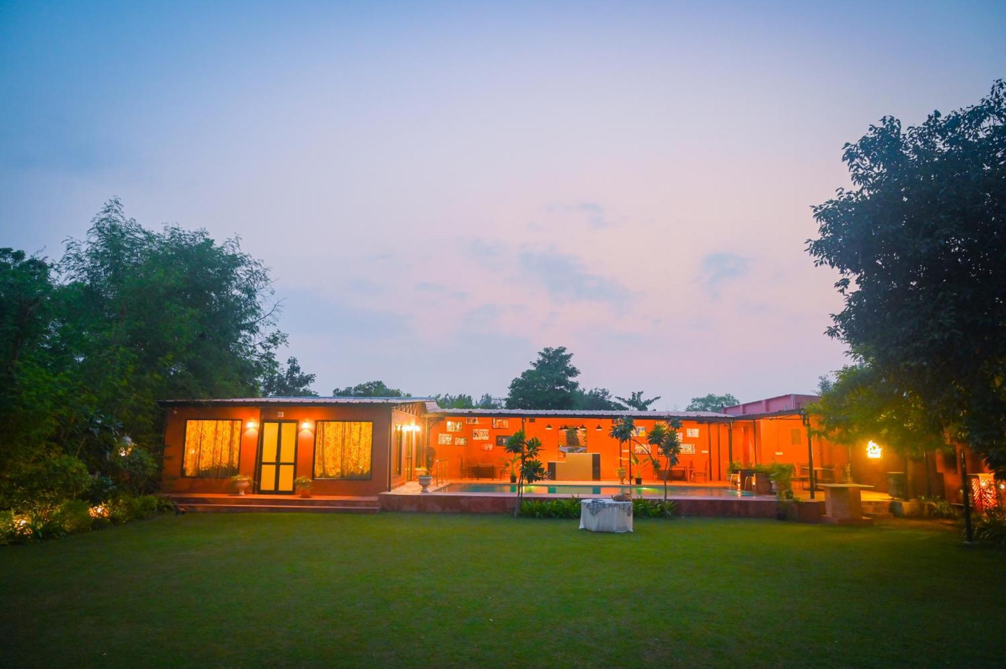 Om Kanta Farms Jaipur Eksteriør bilde